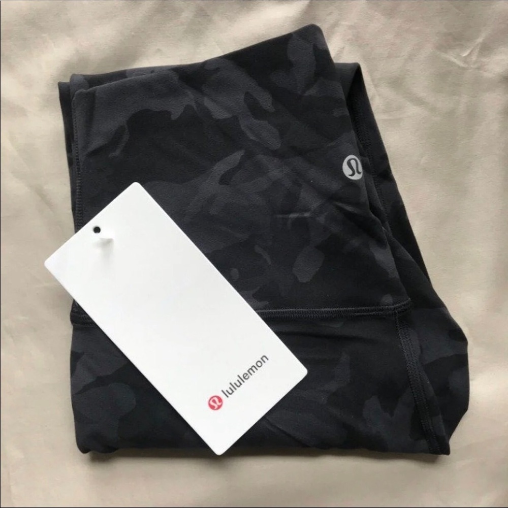 💌 SOLD 💌 Lululemon Align Pant Camo 4